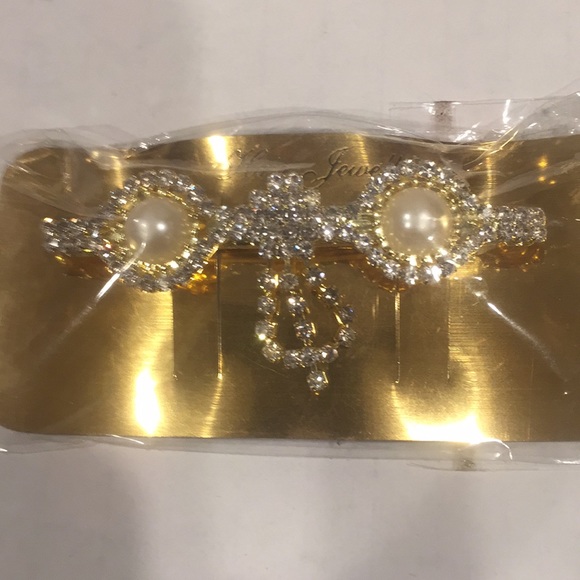 Hair clip - Picture 1 of 2